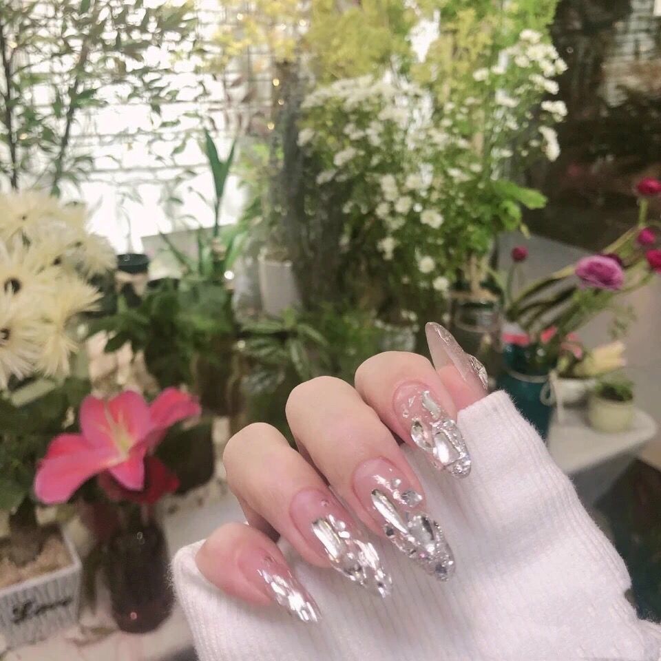 Designer: DuoDuo 1212.Handmade nails Press on Nails DIY Nail Art for woman girl Almond Long silver rhinestone