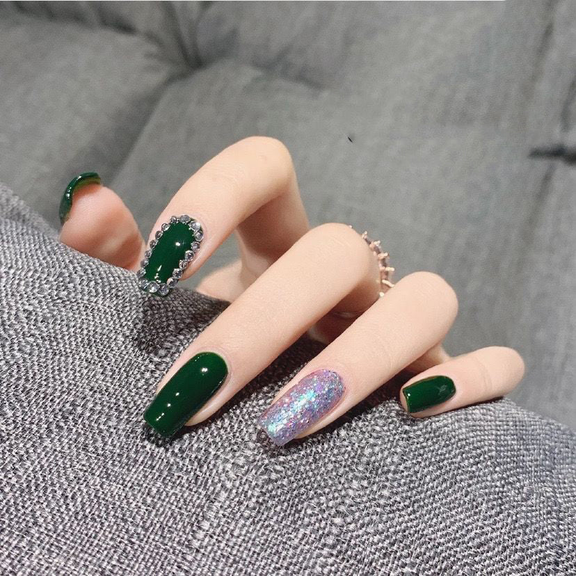 Designer: DuoDuo 1609.Handmade nails Press on Nails DIY Nail Art for woman girl Long Coffin rhinestone green