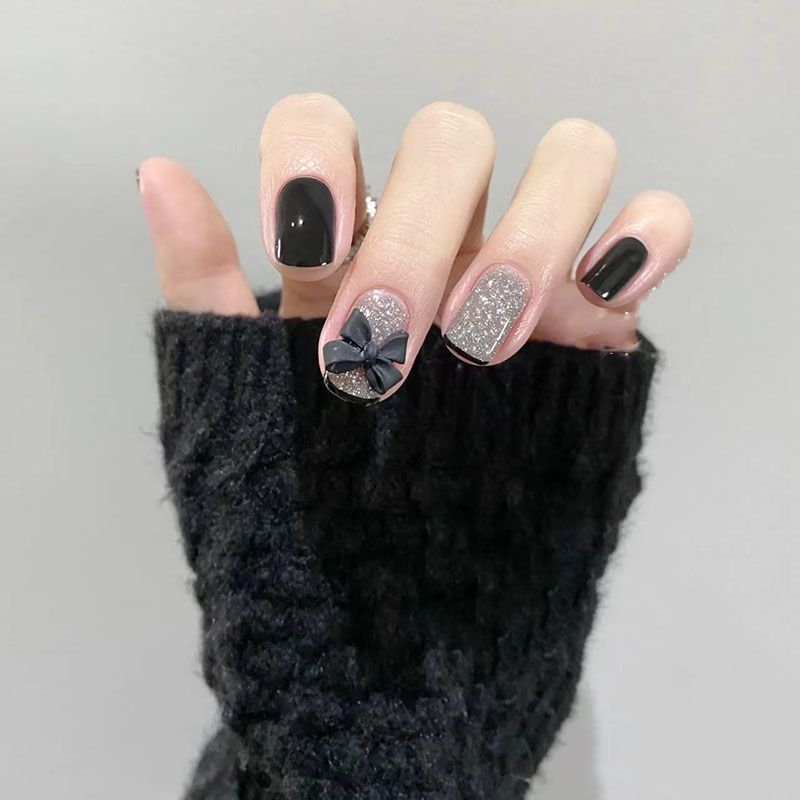 Designer: DuoDuo 1309.Handmade nails Press on Nails DIY Nail Art for woman girl Short black silver Shining