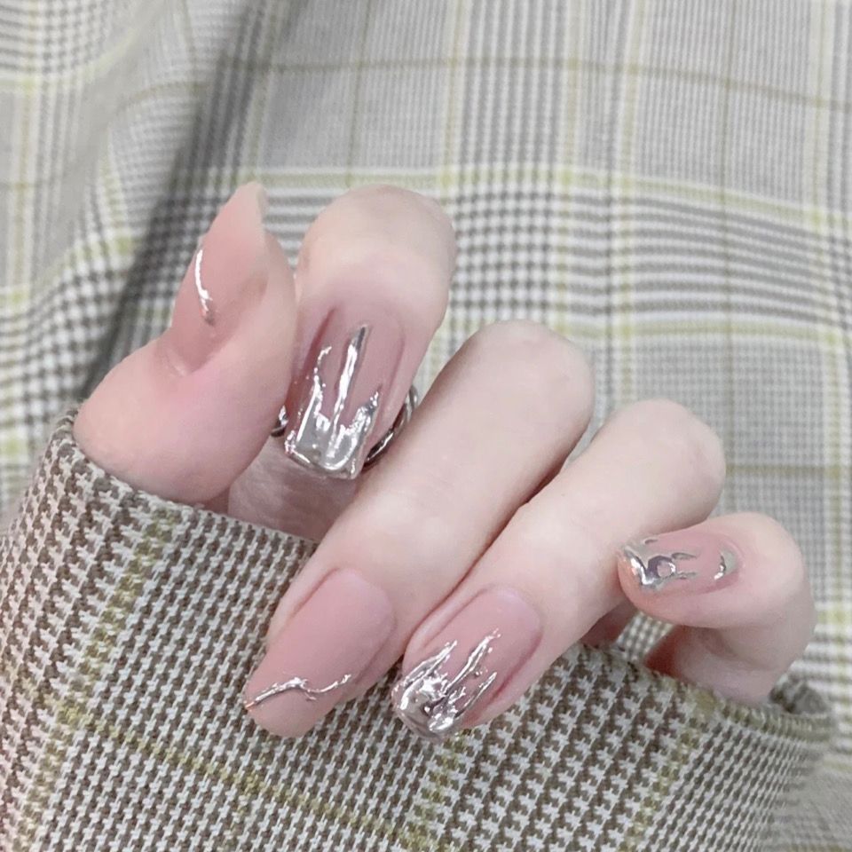 Designer: DuoDuo 2064.Handmade nails Press on Nails DIY Nail Art for woman girl Short pink silver