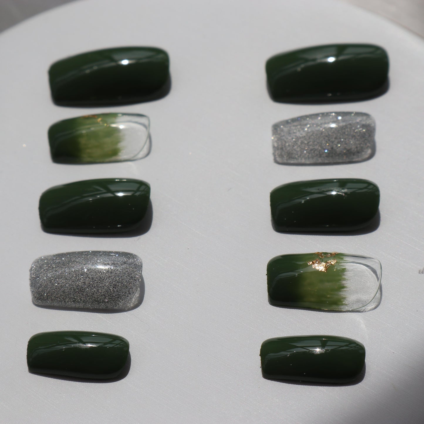 Designer: XinXin 5.Dark green short square handmade nails