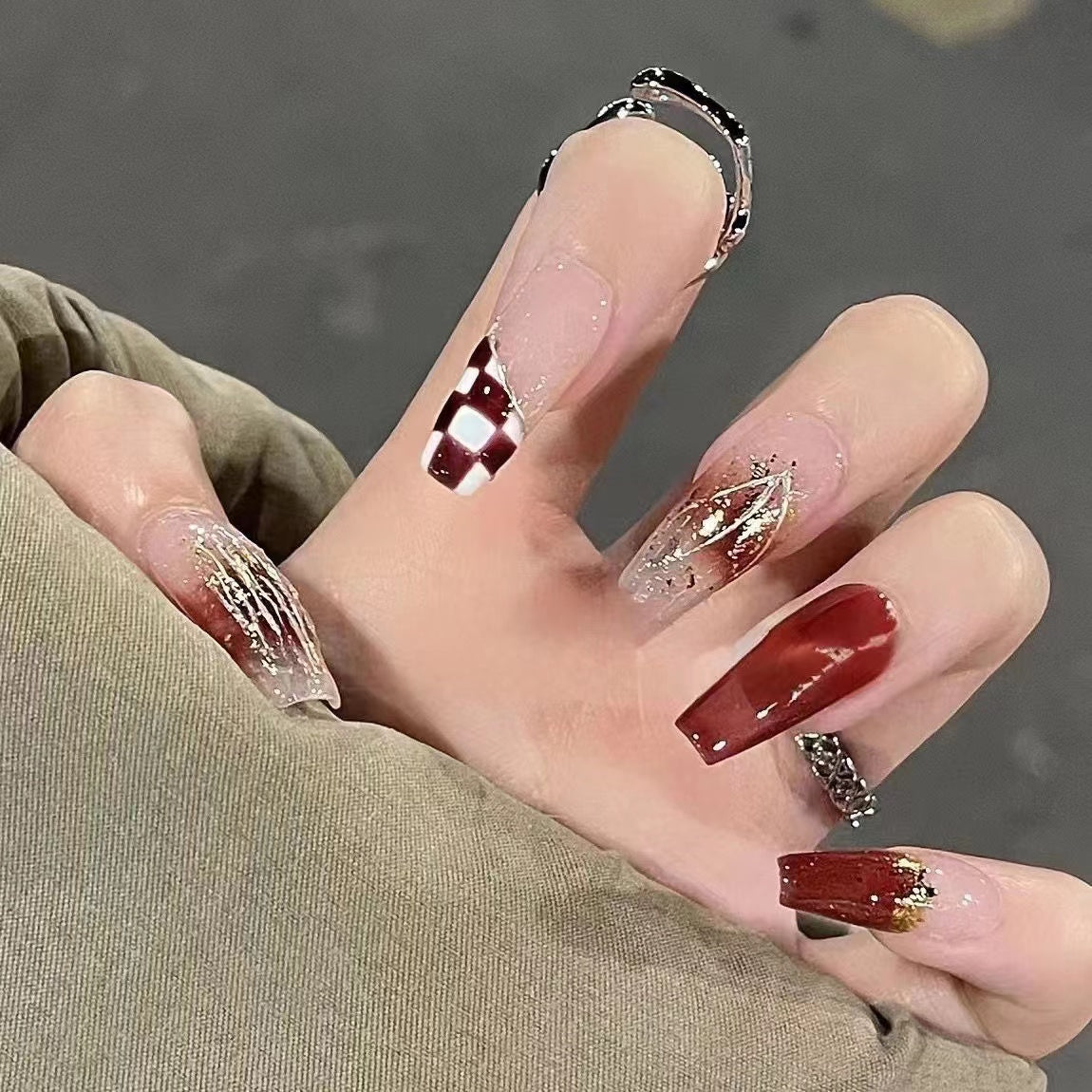 Designer: DuoDuo 5011.Handmade nails Press on Nails DIY Nail Art for woman girl Long Coffin red