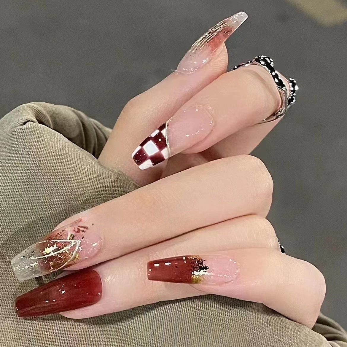 Designer: DuoDuo 5011.Handmade nails Press on Nails DIY Nail Art for woman girl Long Coffin red