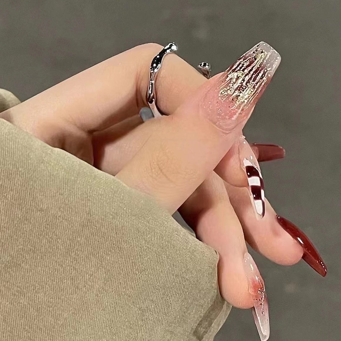 Designer: DuoDuo 5011.Handmade nails Press on Nails DIY Nail Art for woman girl Long Coffin red