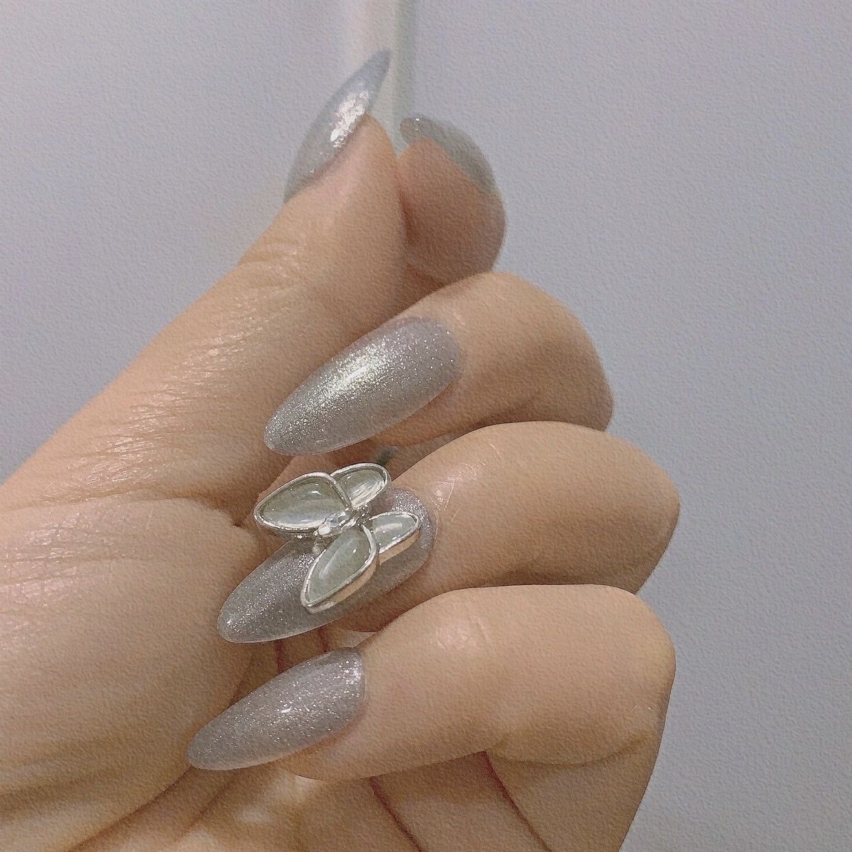 Designer: DuoDuo 1607.Handmade nails Press on Nails DIY Nail Art for woman girl Long Almond Shining silver