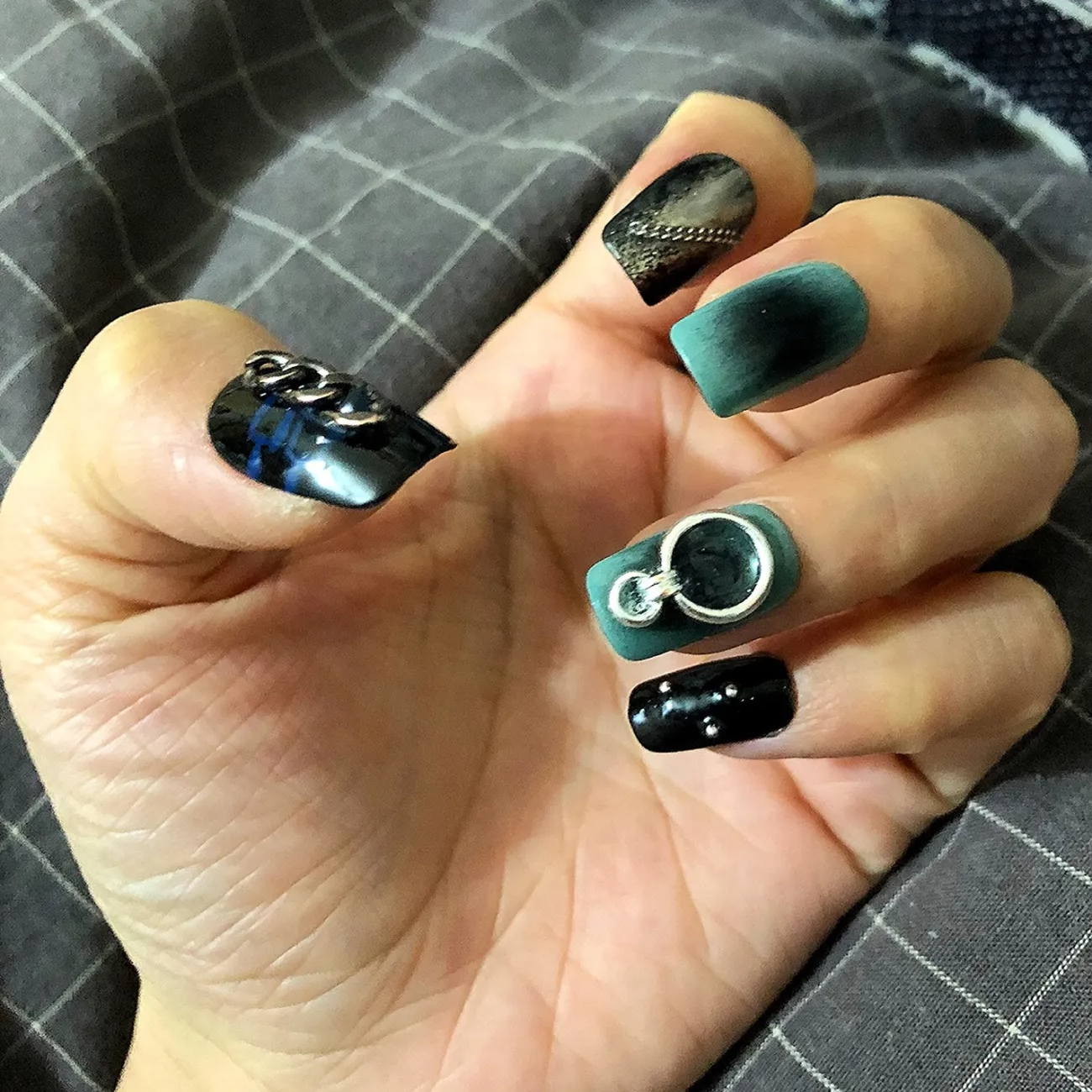 Designer: PinPin 1402.Handmade nails Press on Nails DIY Nail Art for woman girl Short Coffin black blue Metal