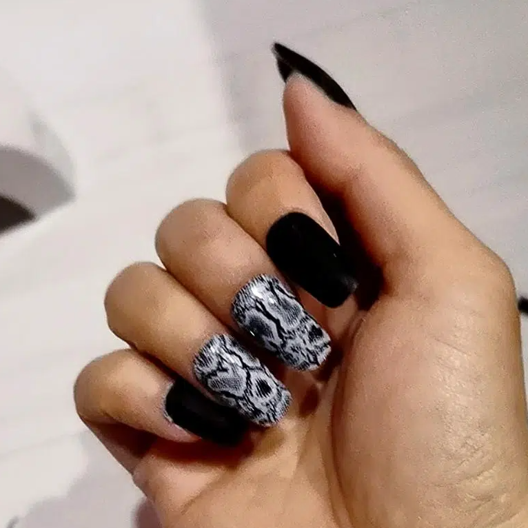 Designer: DuoDuo 1505.Handmade nails Press on Nails DIY Nail Art for woman girl  Long Coffin black