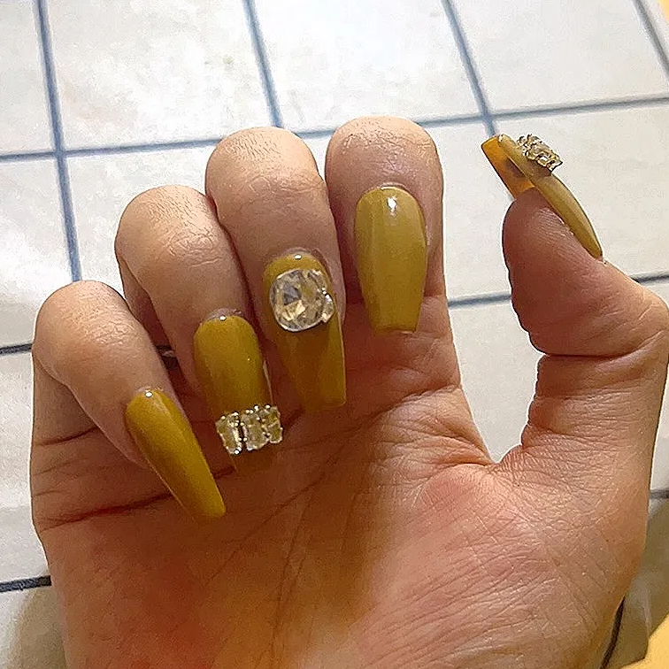 Designer: DuoDuo 1617.Handmade nails Press on Nails DIY Nail Art for woman girl yellow Coffin Long Rhinestone