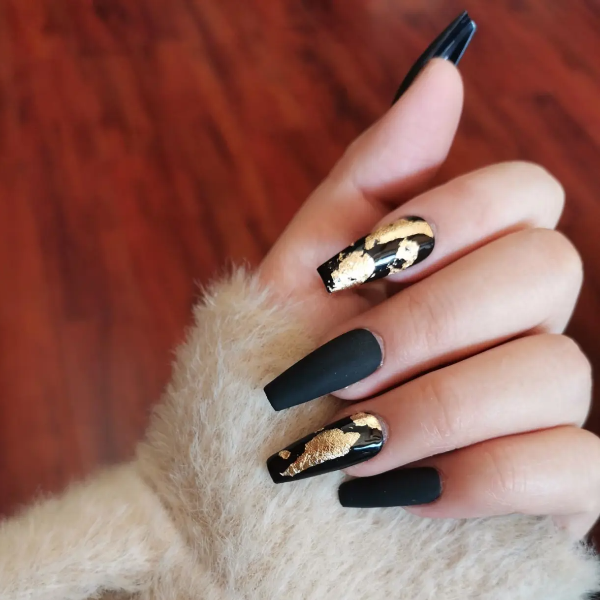 Designer: DuoDuo 1612.Handmade nails Press on Nails DIY Nail Art for woman girl Coffin Long black