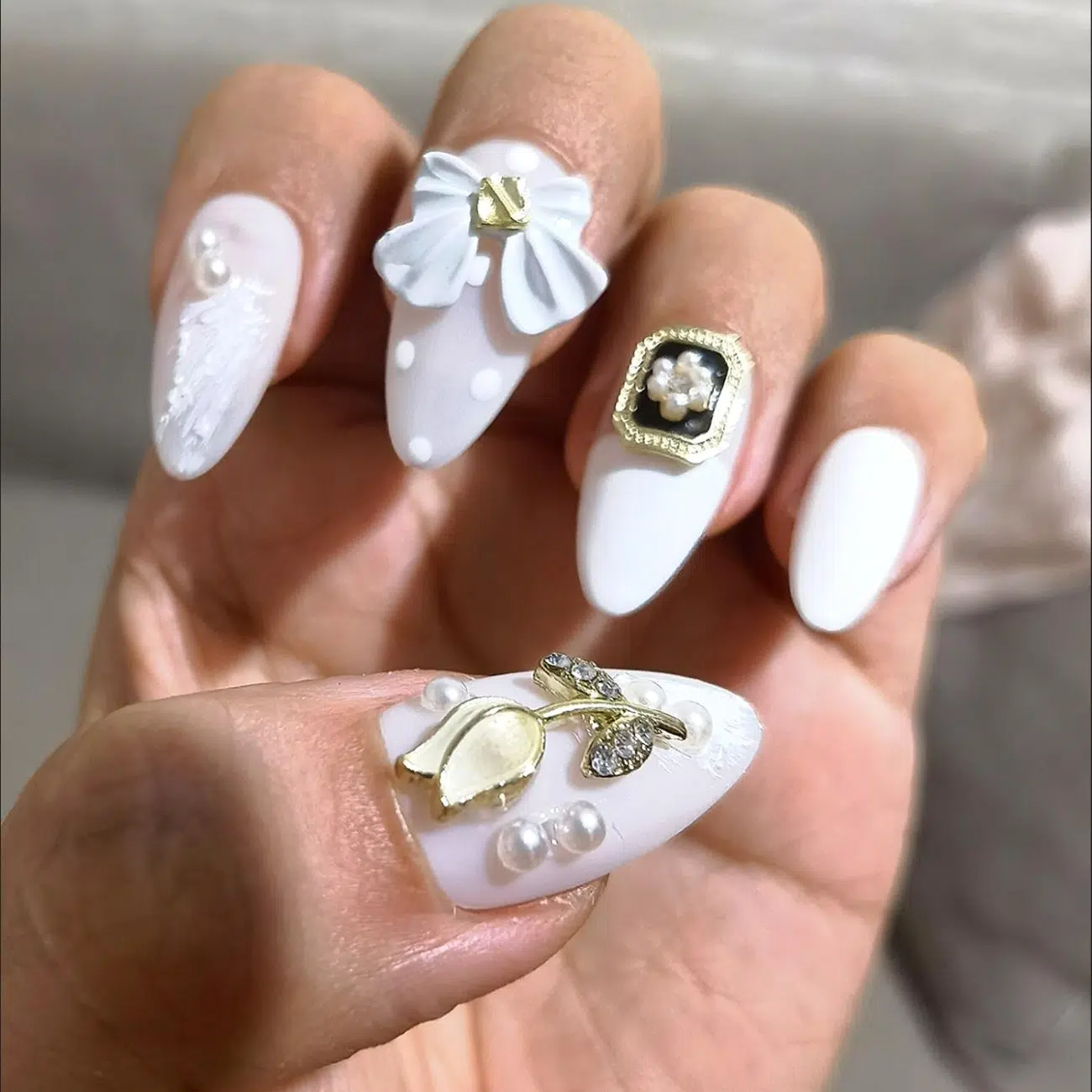 Designer: DuoDuo 1605.Handmade nails Press on Nails DIY Nail Art for woman girl white Long Almond