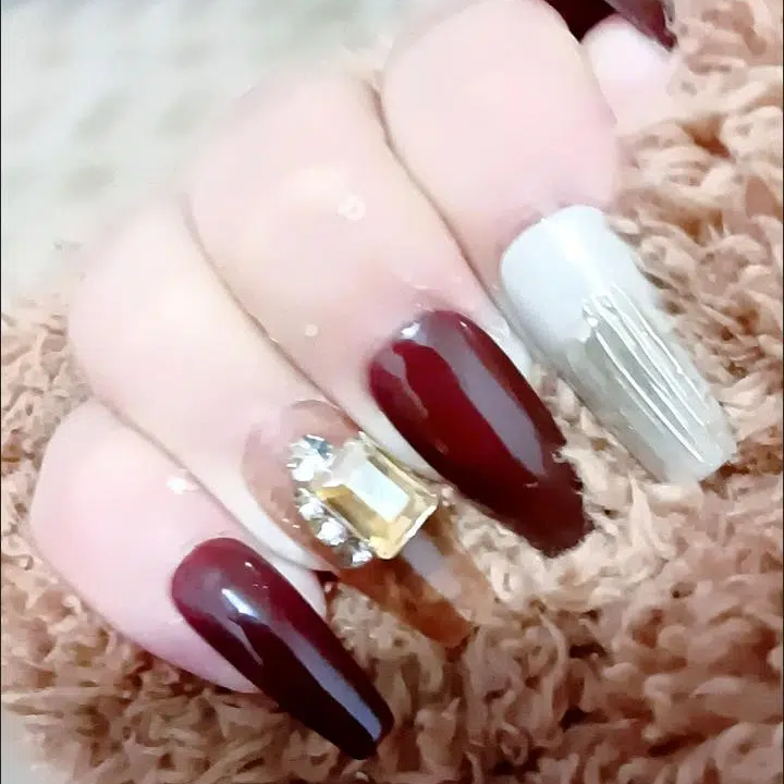 Designer: DuoDuo 1602.Handmade nails Press on Nails DIY Nail Art for woman girl Coffin Long red