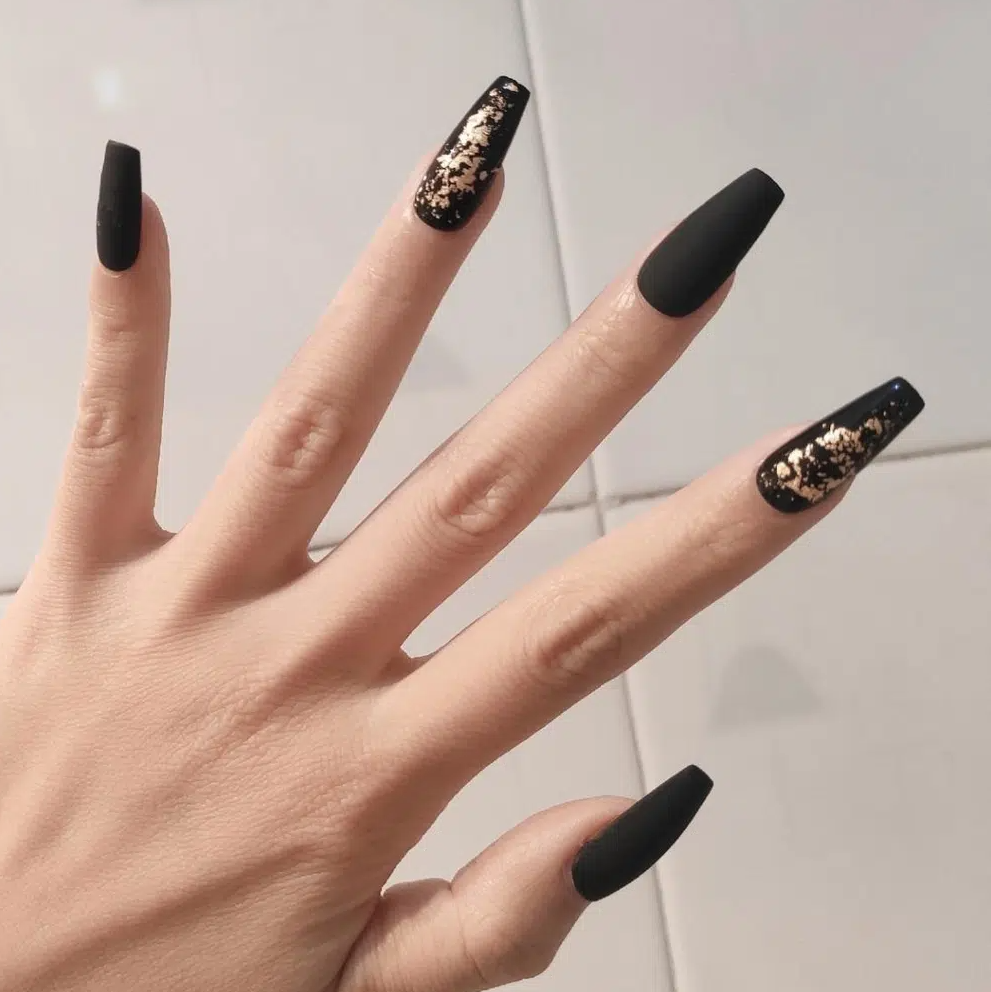 Designer: DuoDuo 1612.Handmade nails Press on Nails DIY Nail Art for woman girl Coffin Long black