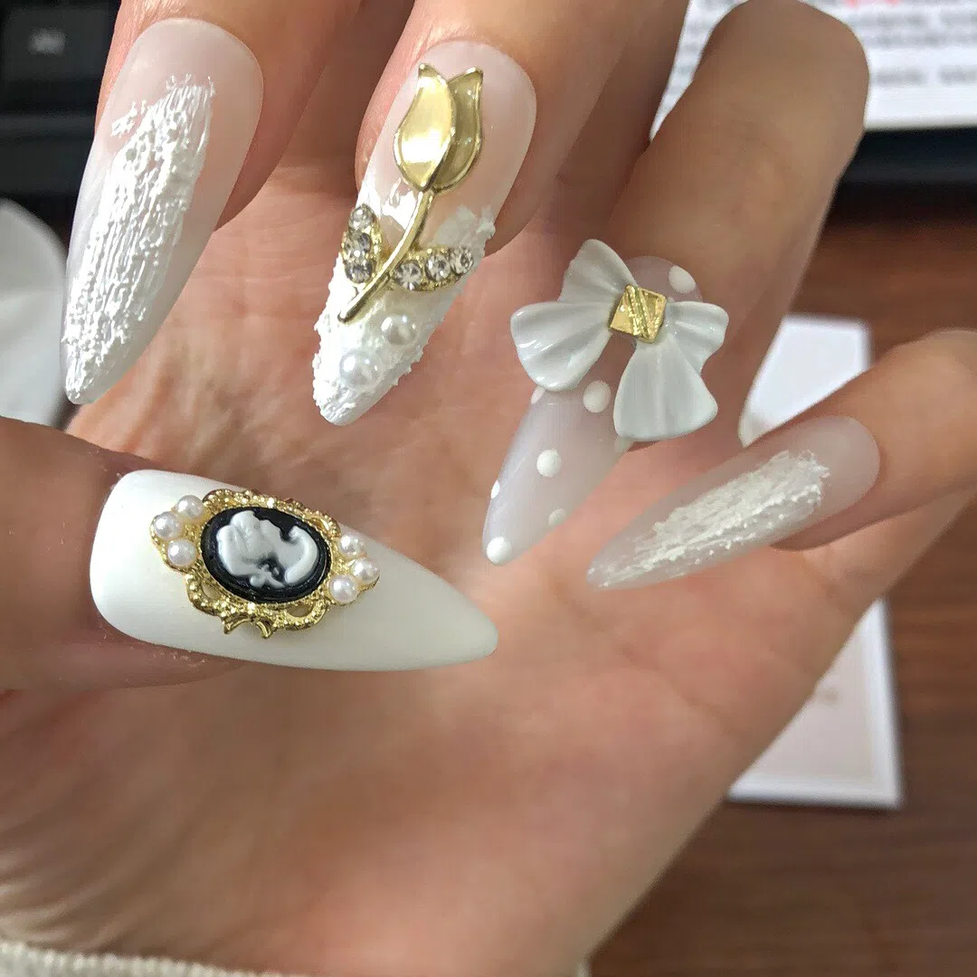 Designer: DuoDuo 1605.Handmade nails Press on Nails DIY Nail Art for woman girl white Long Almond