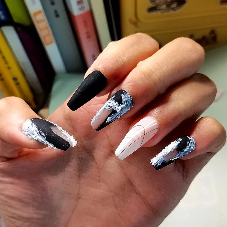 Designer: DuoDuo 1502.Handmade nails Press on Nails DIY Nail Art for woman girl Coffin Long black