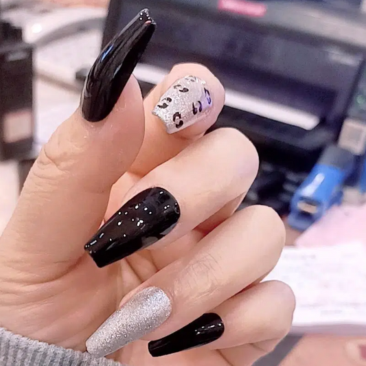 Designer: DuoDuo 1608.Handmade nails Press on Nails DIY Nail Art for woman girl Coffin Long black Shining